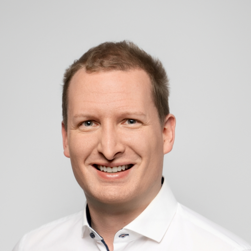 Dr. Arne Kpper