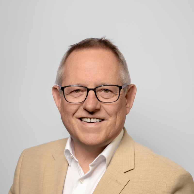  Uwe Wallrabe